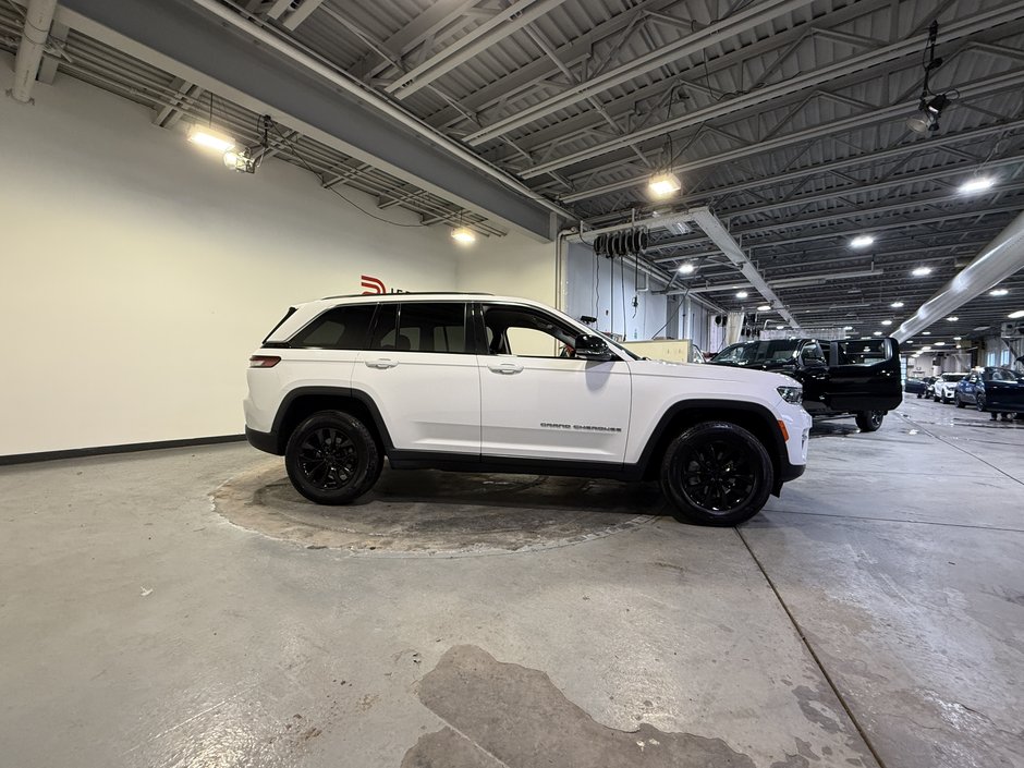 2023 Jeep Grand Cherokee Limited-1