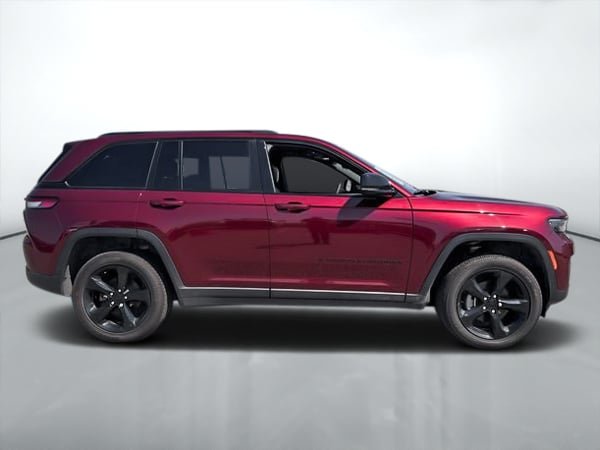 2025 Jeep Grand Cherokee Altitude-1