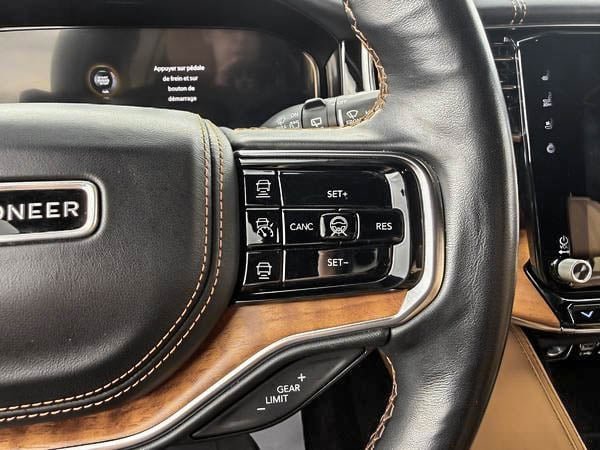 Jeep Grand Wagoneer Serie III 2022-16