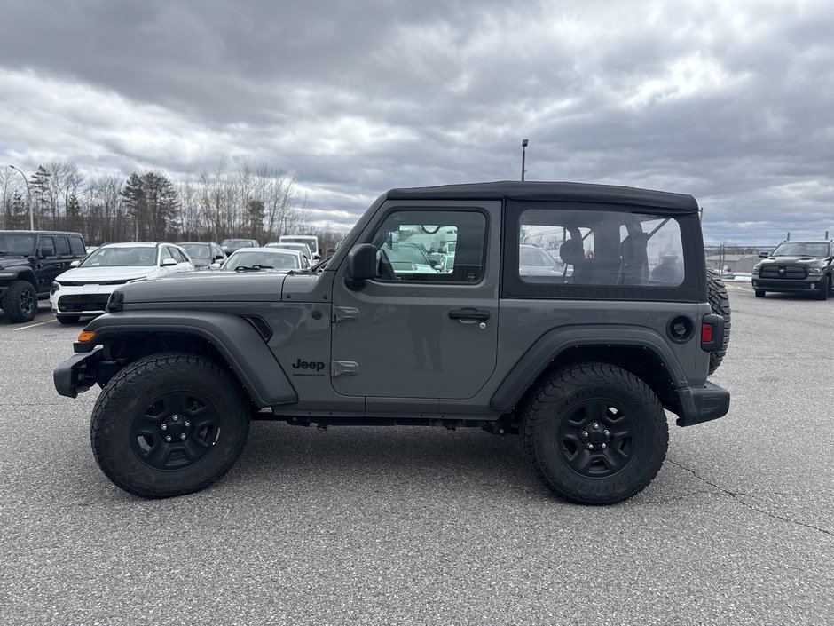 Jeep Wrangler Sport 2022-5