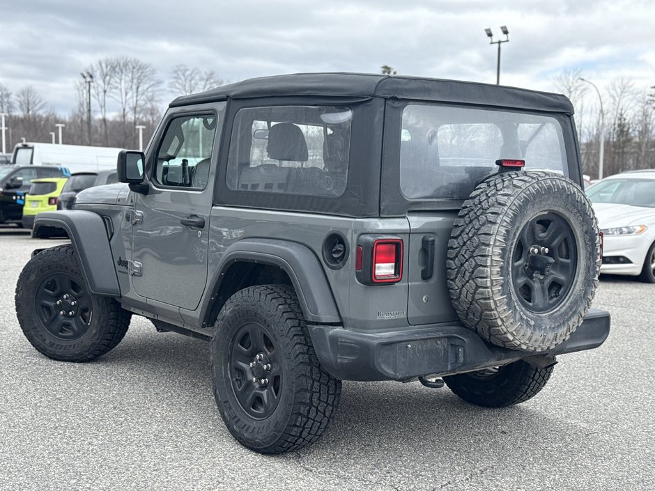 Jeep Wrangler Sport 2022-4