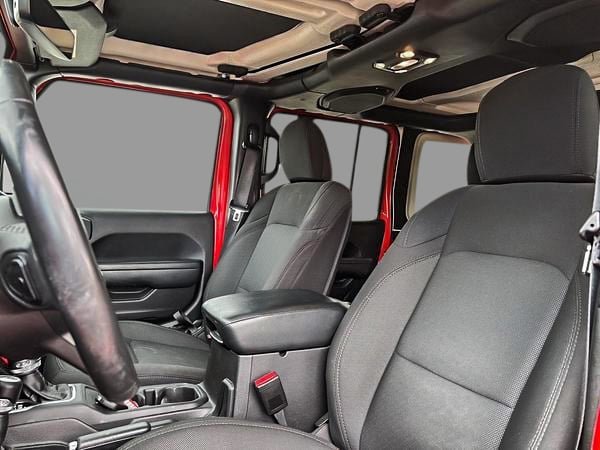 Jeep Wrangler UNLIMITED ALTITUDE // 14000$ DE MODIFICATION 2022-11
