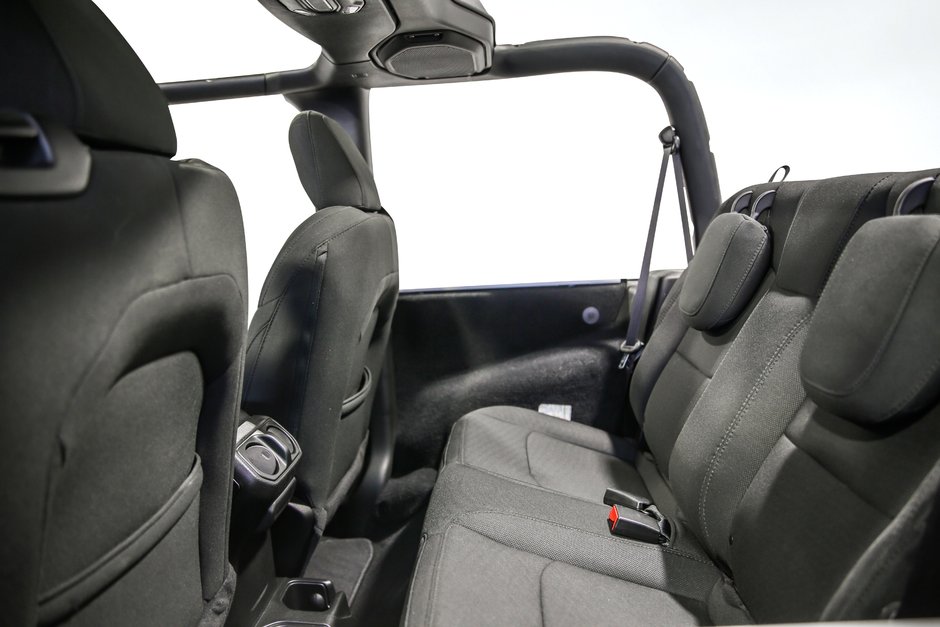 Jeep Wrangler SPORT MODIFIÉ 2023-16