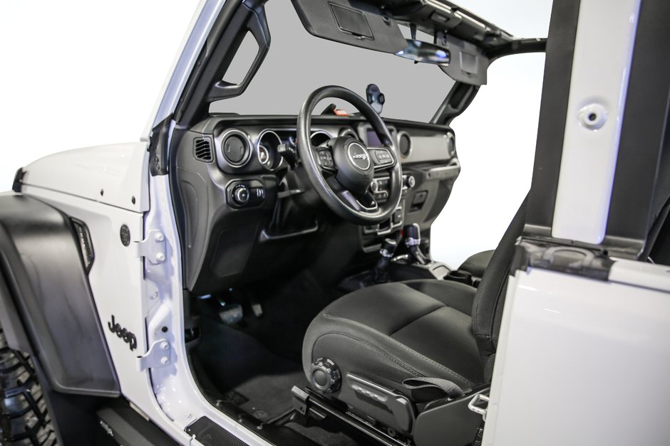 Jeep Wrangler SPORT MODIFIÉ 2023-13