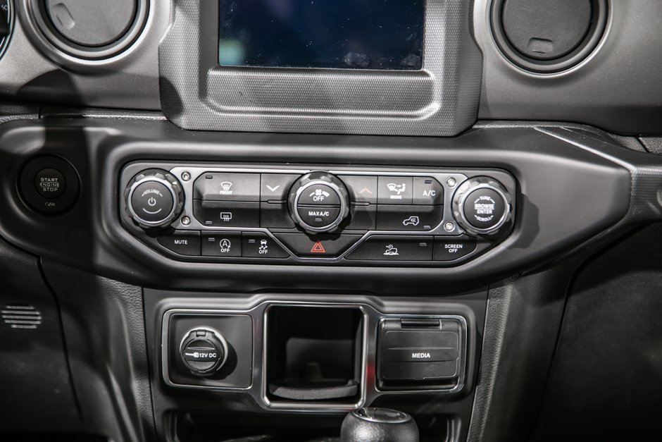 Jeep Wrangler SPORT MODIFIÉ 2023-24