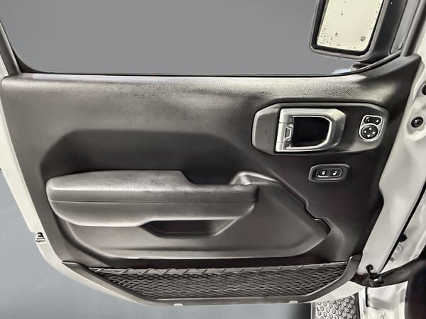 Jeep Wrangler ALTITUDE 2023-10