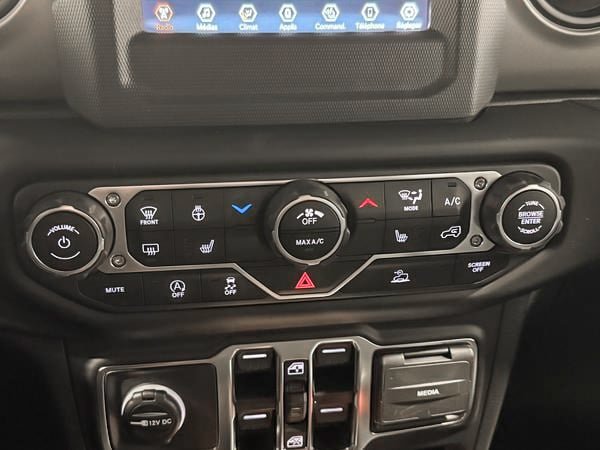 Jeep Wrangler WILLYS MODIFIÉ 2023-24