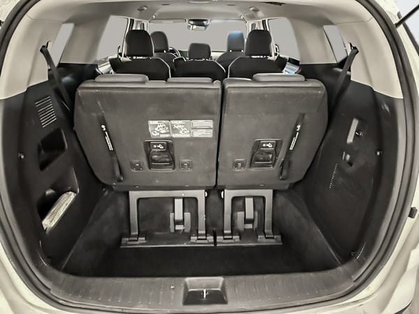 2022 Kia Carnival LX-24