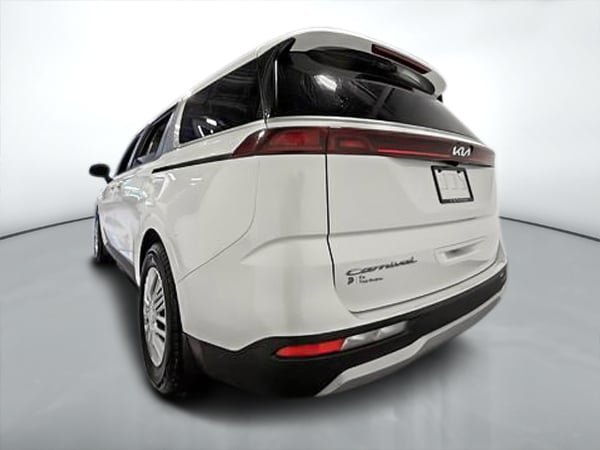 2022 Kia Carnival LX-4