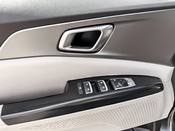2022 Kia Carnival LX-11