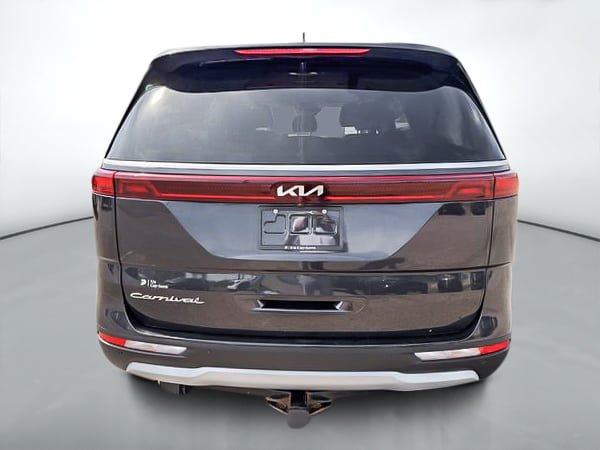 2022 Kia Carnival LX-5