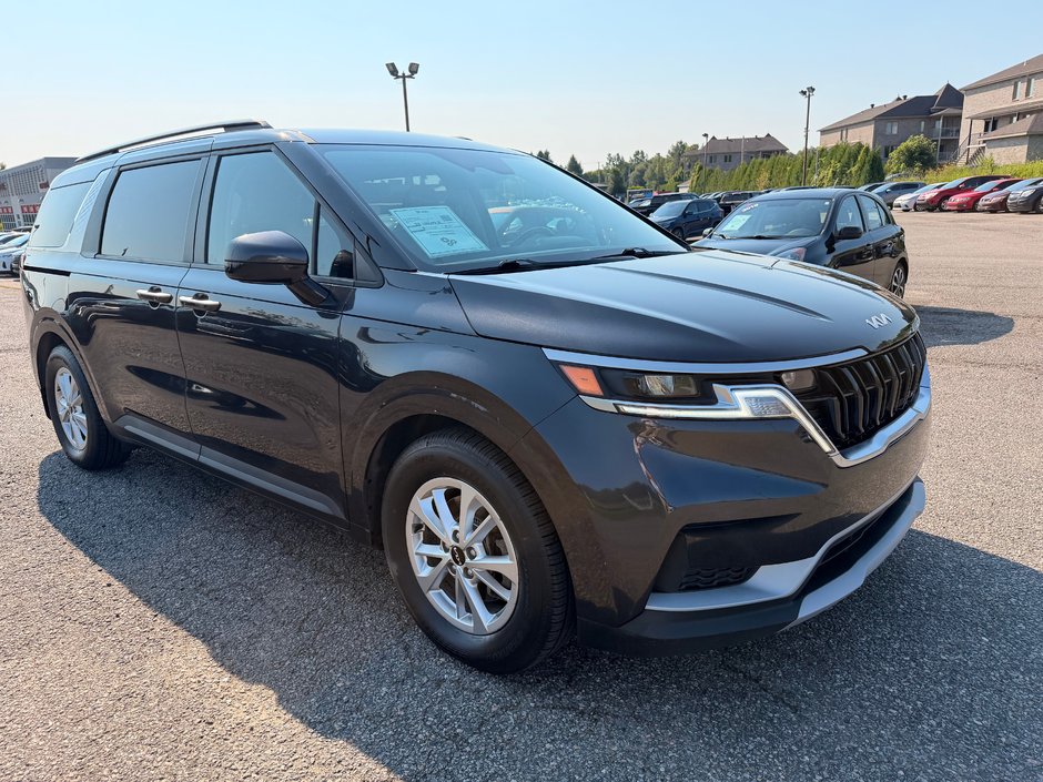 2022 Kia Carnival LX-0