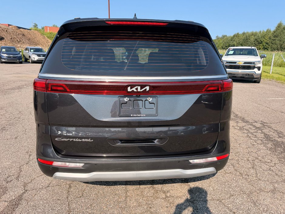 2022 Kia Carnival LX-5