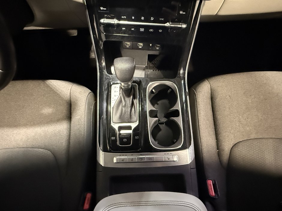 Kia Carnival LX 2022-23
