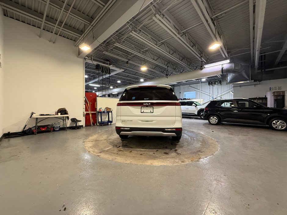 Kia Carnival LX 2022-3