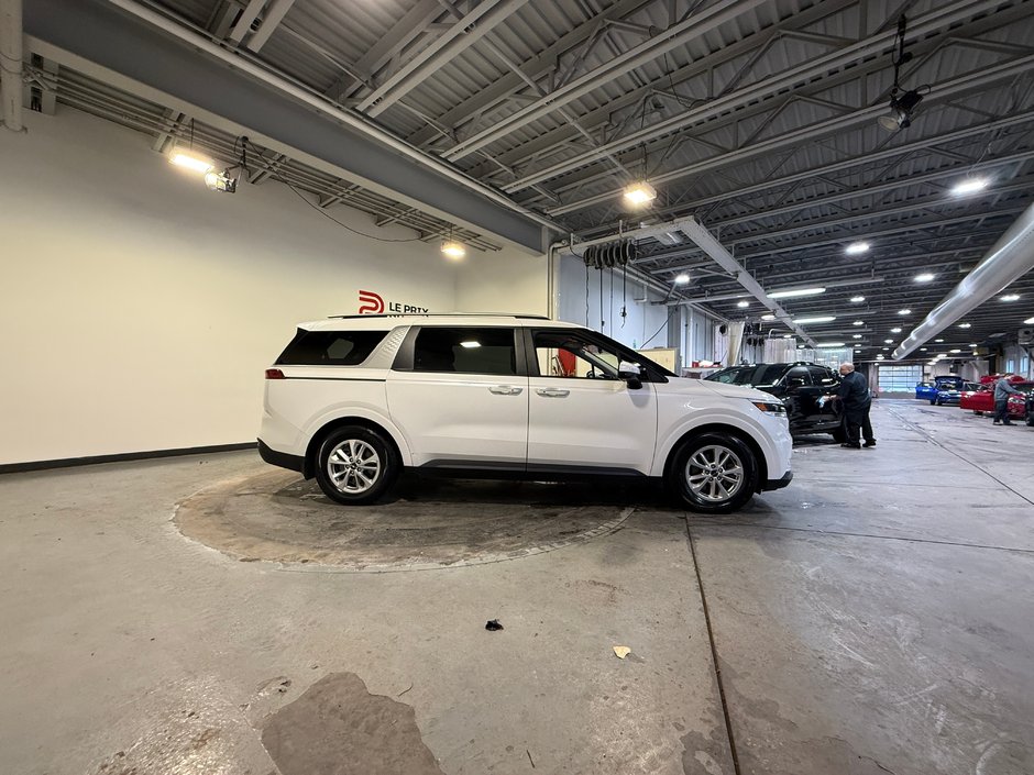 Kia Carnival LX 2022-1