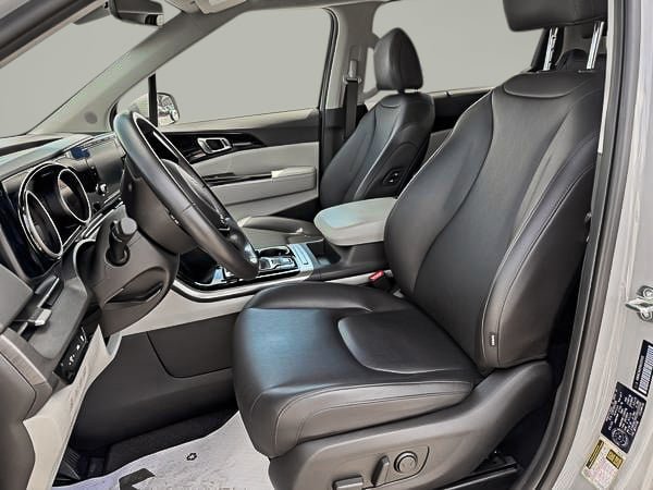 2024 Kia Carnival EX-12