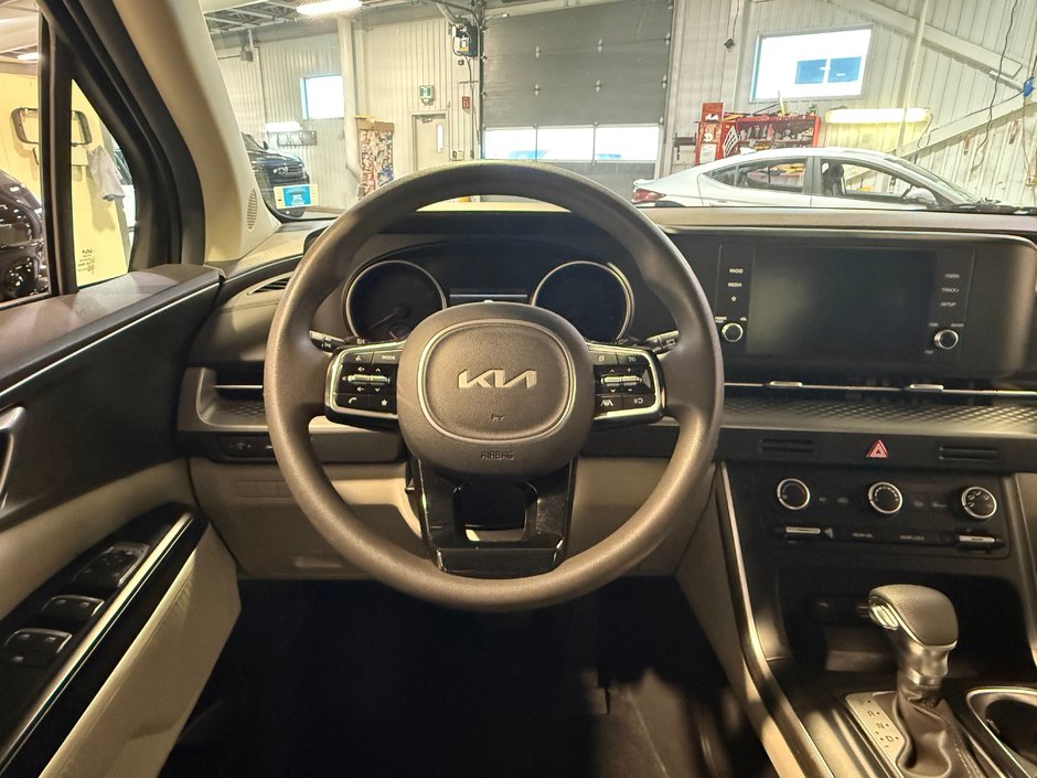 2024 Kia Carnival LX-13