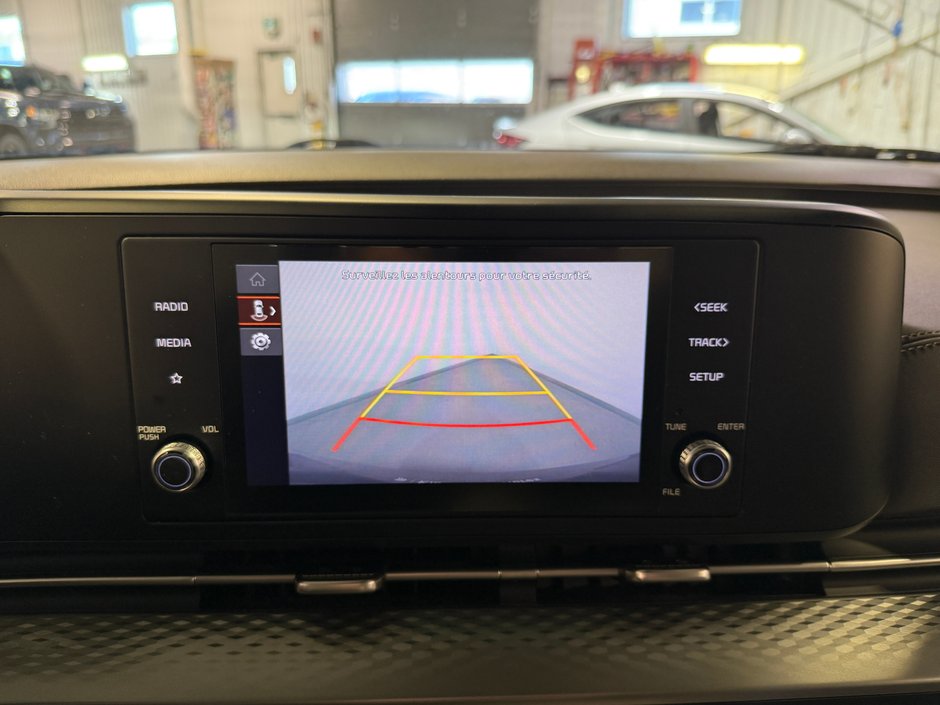 2024 Kia Carnival LX-20