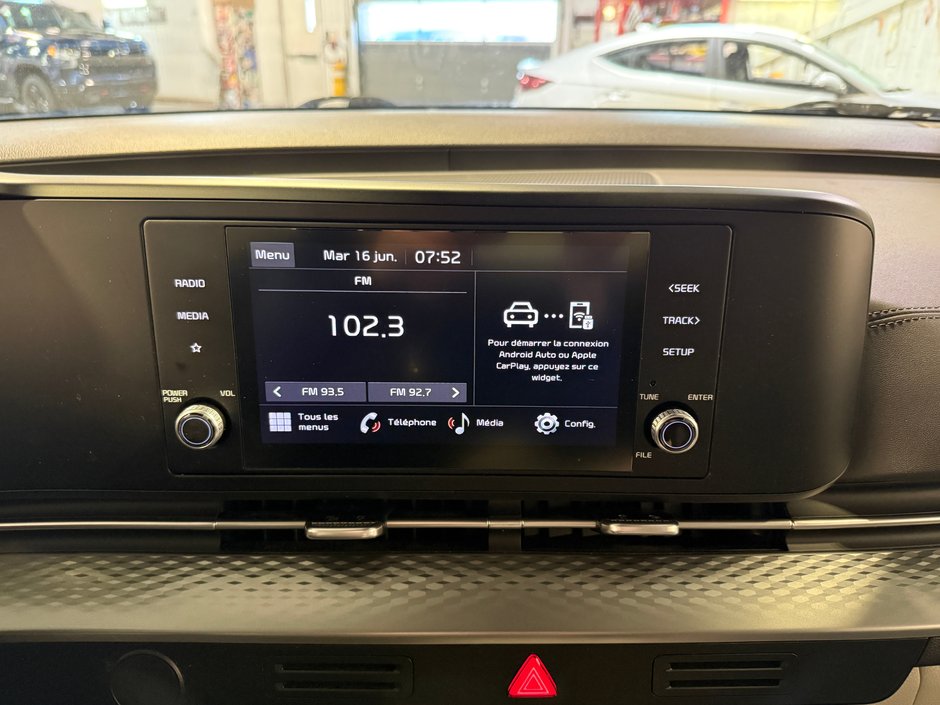 2024 Kia Carnival LX-19