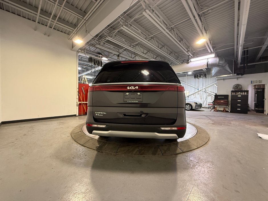 2024 Kia Carnival LX-3