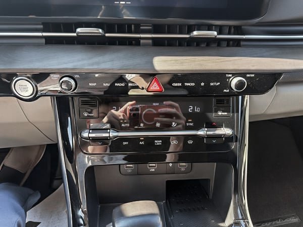 Kia Carnival EX 2024-21