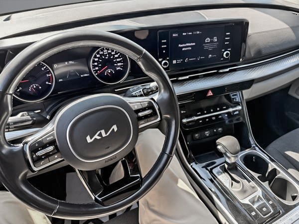 Kia Carnival LX + 2024-23