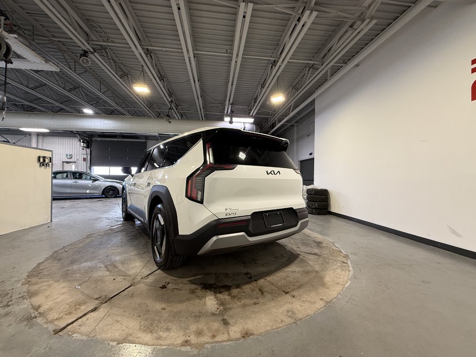 Kia EV9 WIND 2024-4
