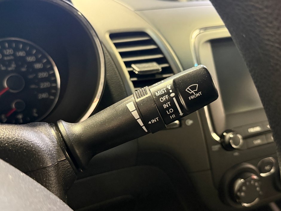 2017 Kia Forte LX-17