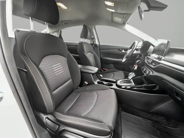 2020 Kia Forte EX-23
