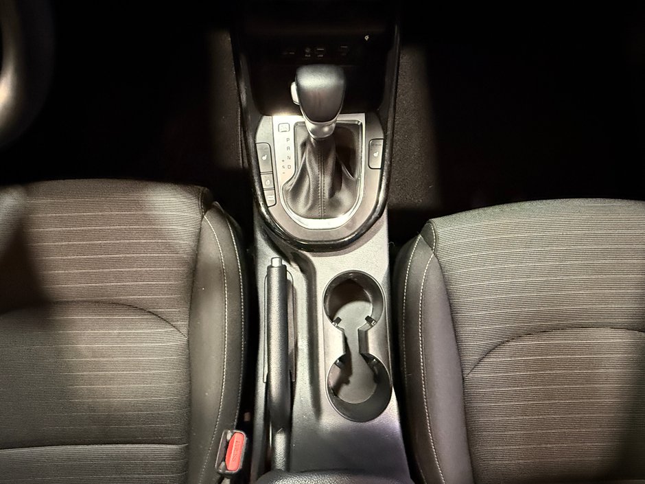 2020 Kia Forte EX-23