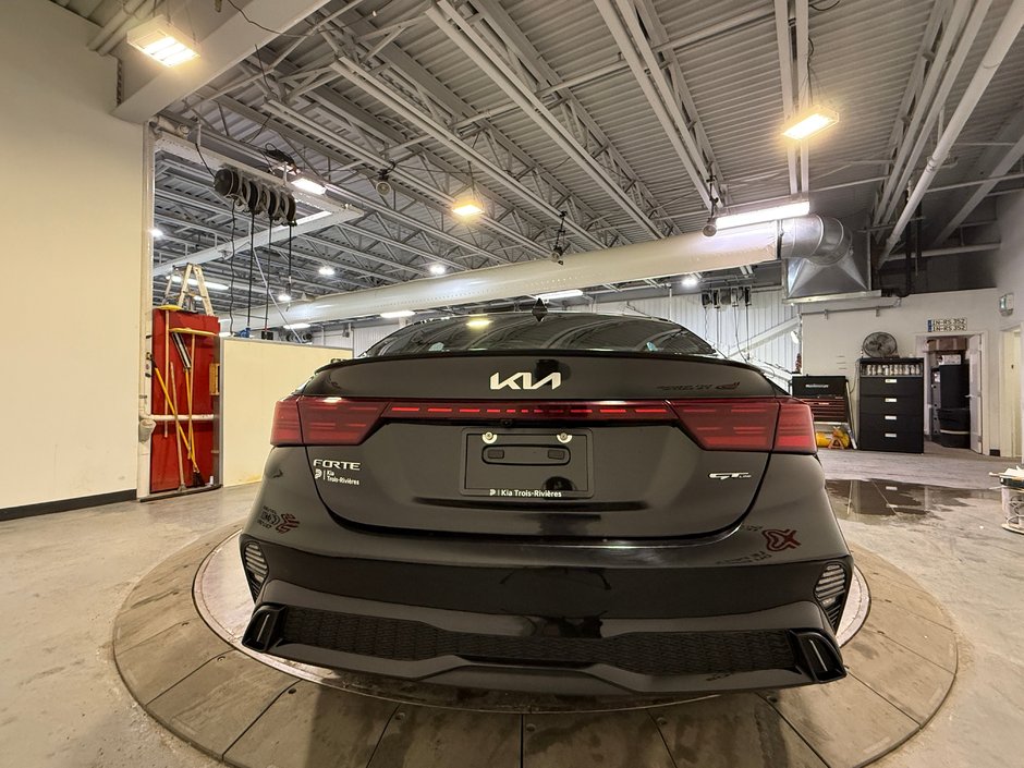 Kia Forte GT LINE 2023-3