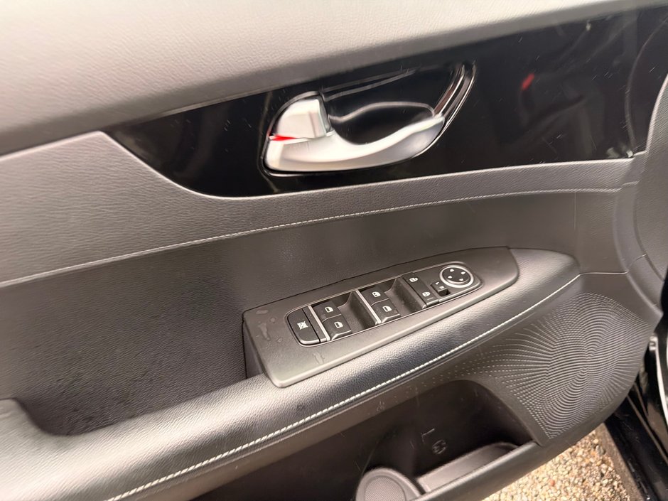 Kia Forte EX+ 2023-10