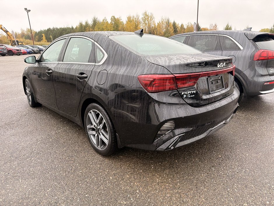 Kia Forte EX+ 2023-4