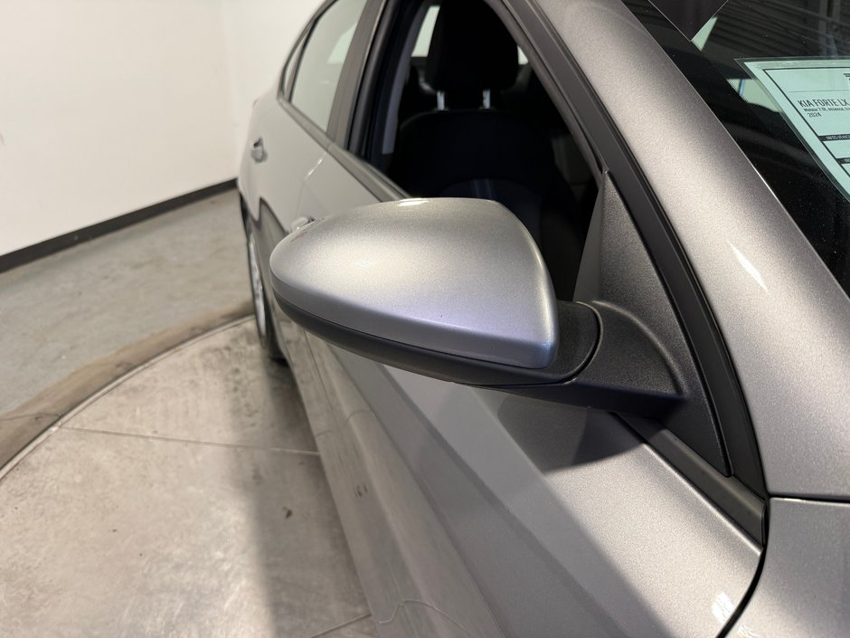 Kia Forte LX 2024-8