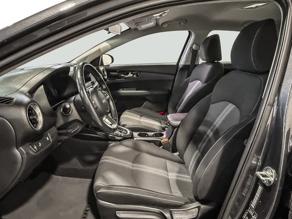 2024 Kia Forte EX-12