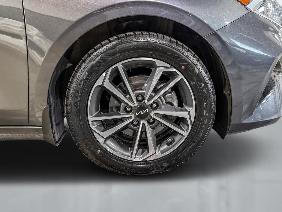 2024 Kia Forte EX-9
