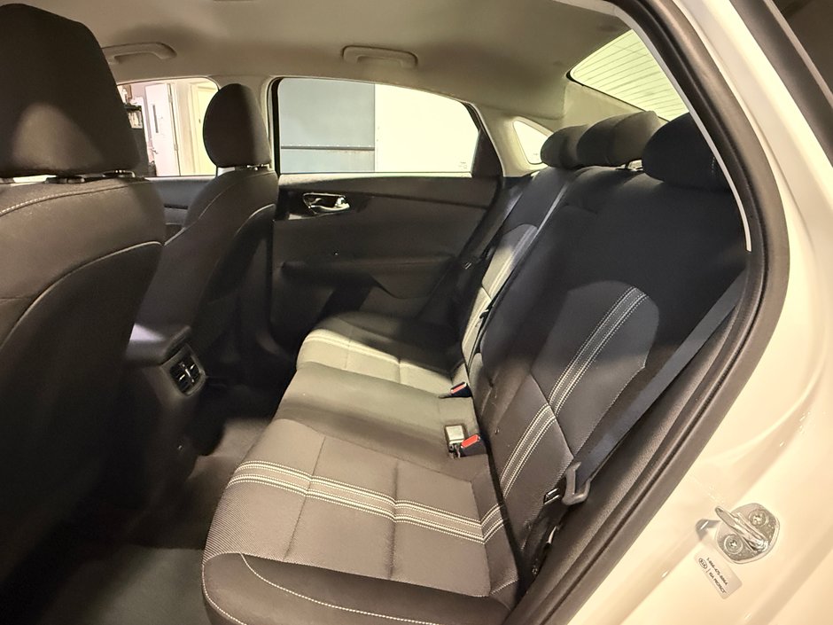 Kia Forte EX 2024-23