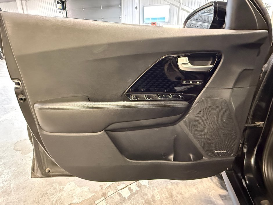 2020 Kia Niro électrique SX TOURING-11