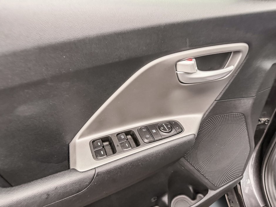 2019 Kia Niro L-11