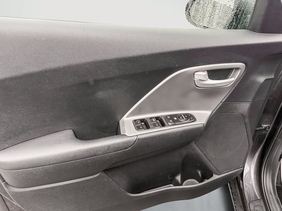 2019 Kia Niro L-10