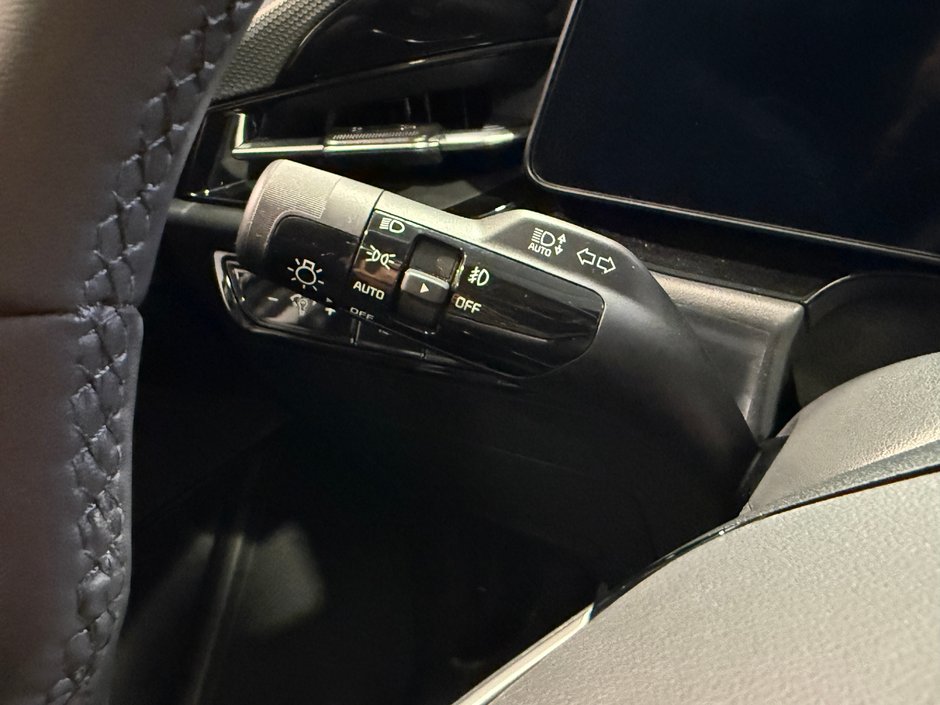 Kia Niro SX 2025-17