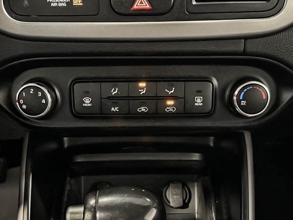 2014 Kia Rondo LX-20
