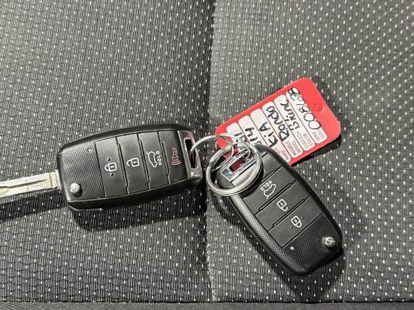 2014 Kia Rondo LX-24