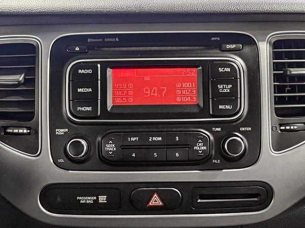 2014 Kia Rondo LX-19