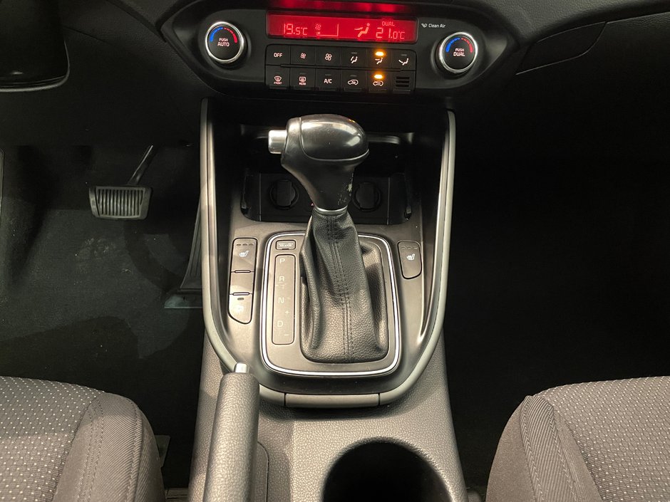 Kia Rondo EX 2015-21
