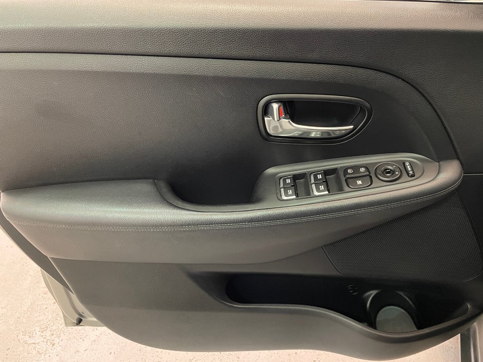 Kia Rondo EX 2015-9