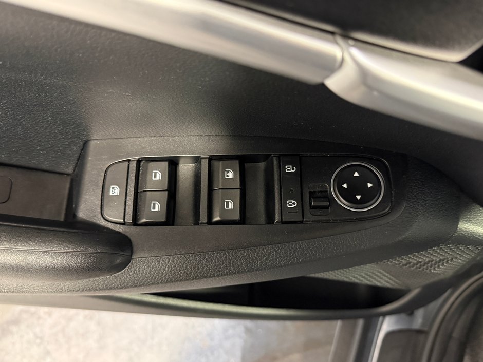 2021 Kia Seltos LX-11