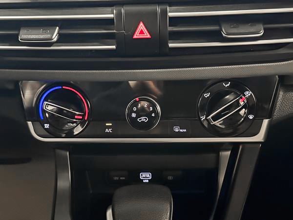 2022 Kia Seltos LX-21