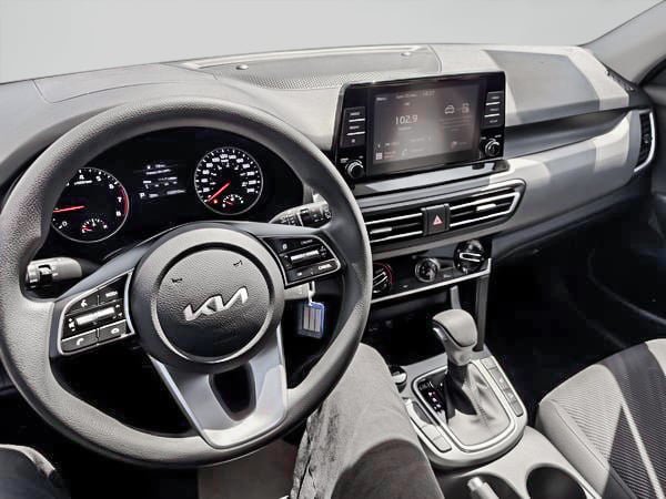 Kia Seltos LX AWD 2023-27